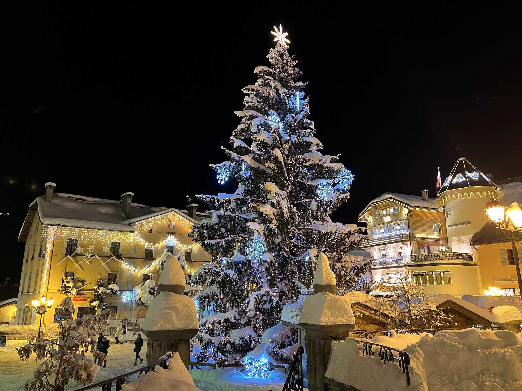 Megeve Christmas light swtich on